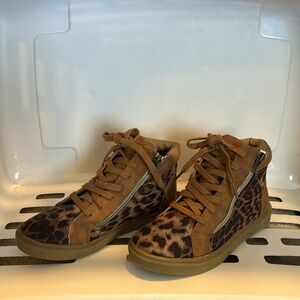 Steve Madden Girls Hightop Shoes-Size 4 Leopard Print